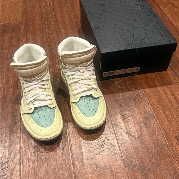 🎄 Christmas Sale 🎄 Size 10 Nike Air Jordan 1 Green Beige & White - Worn Once - Picture 4 of 13